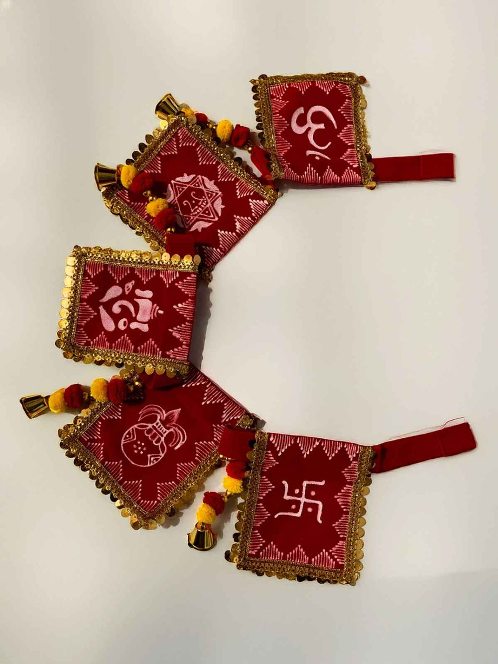 Aipan Bandanwar (Prayer Flag) - Handcrafted Himalayan Product by Baaduli